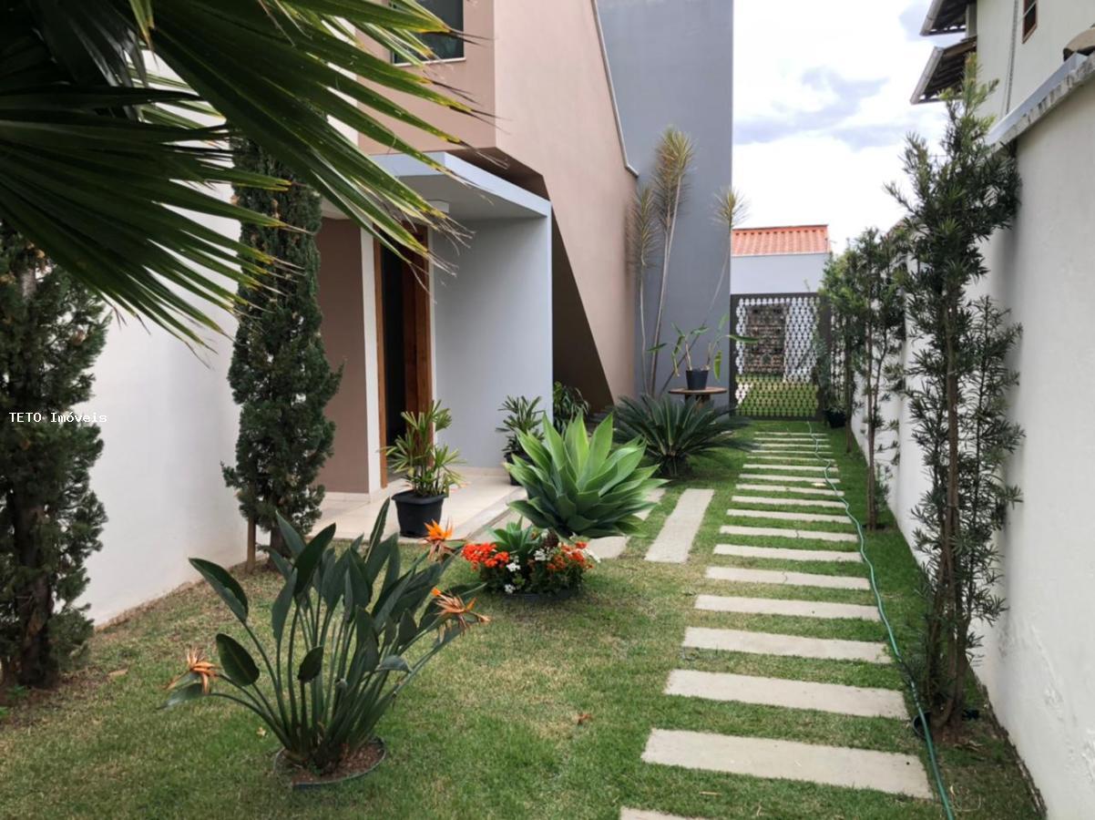 Casa à venda com 3 quartos, 345m² - Foto 3