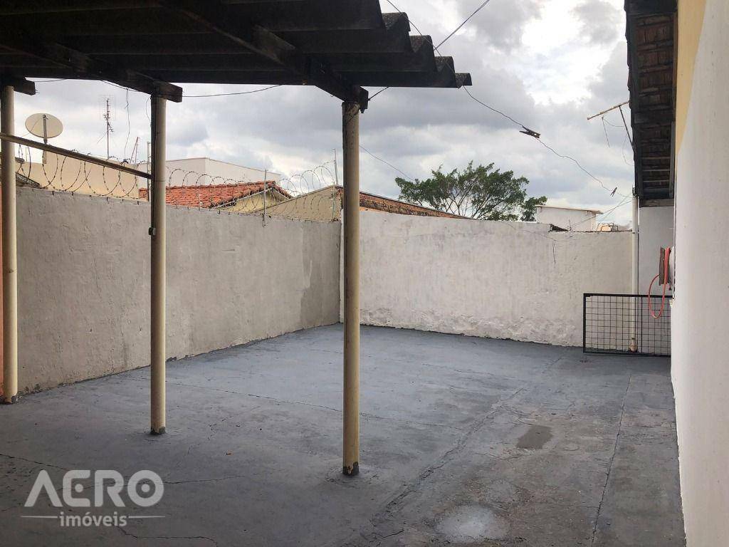 Casa para alugar com 3 quartos, 90m² - Foto 19