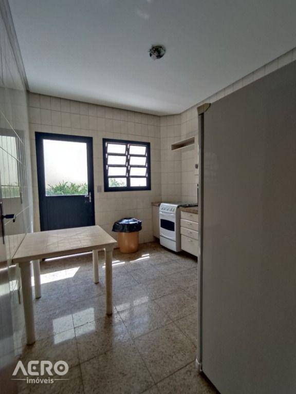 Apartamento à venda com 3 quartos, 142m² - Foto 10