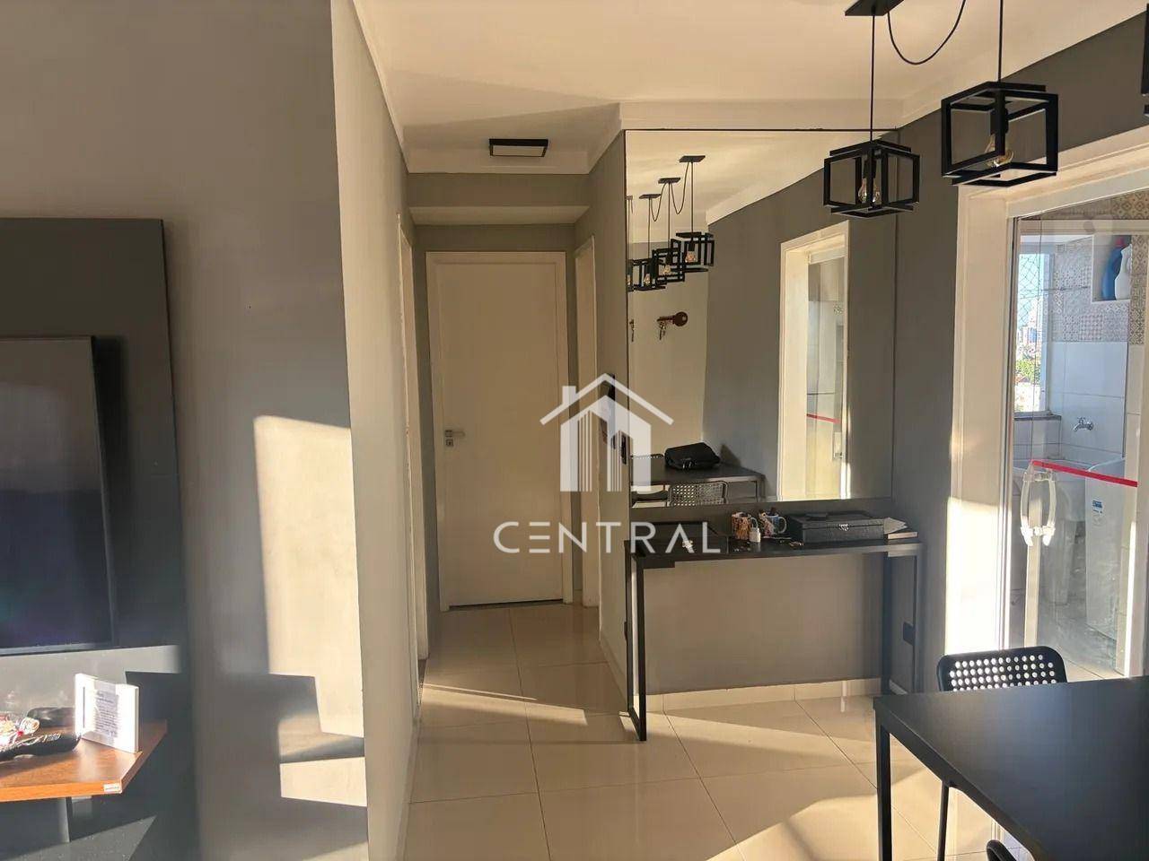 Apartamento à venda com 2 quartos, 65m² - Foto 2