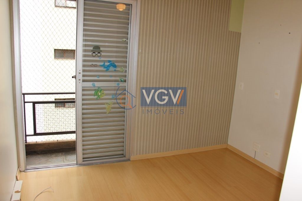 Apartamento à venda com 3 quartos, 140m² - Foto 4