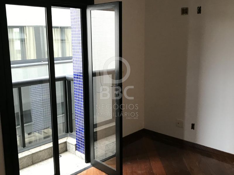 Apartamento à venda e aluguel com 3 quartos, 220m² - Foto 19