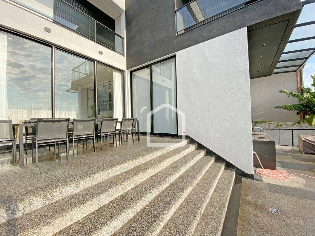 Casa de Condomínio à venda com 4 quartos, 374m² - Foto 57