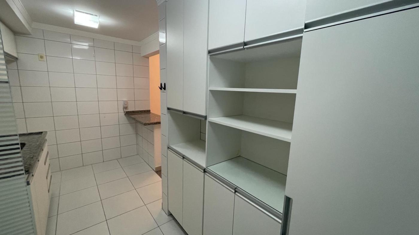 Apartamento à venda com 3 quartos, 77m² - Foto 8