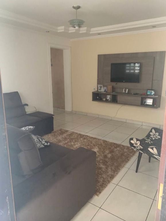 Casa à venda com 6 quartos, 250m² - Foto 2