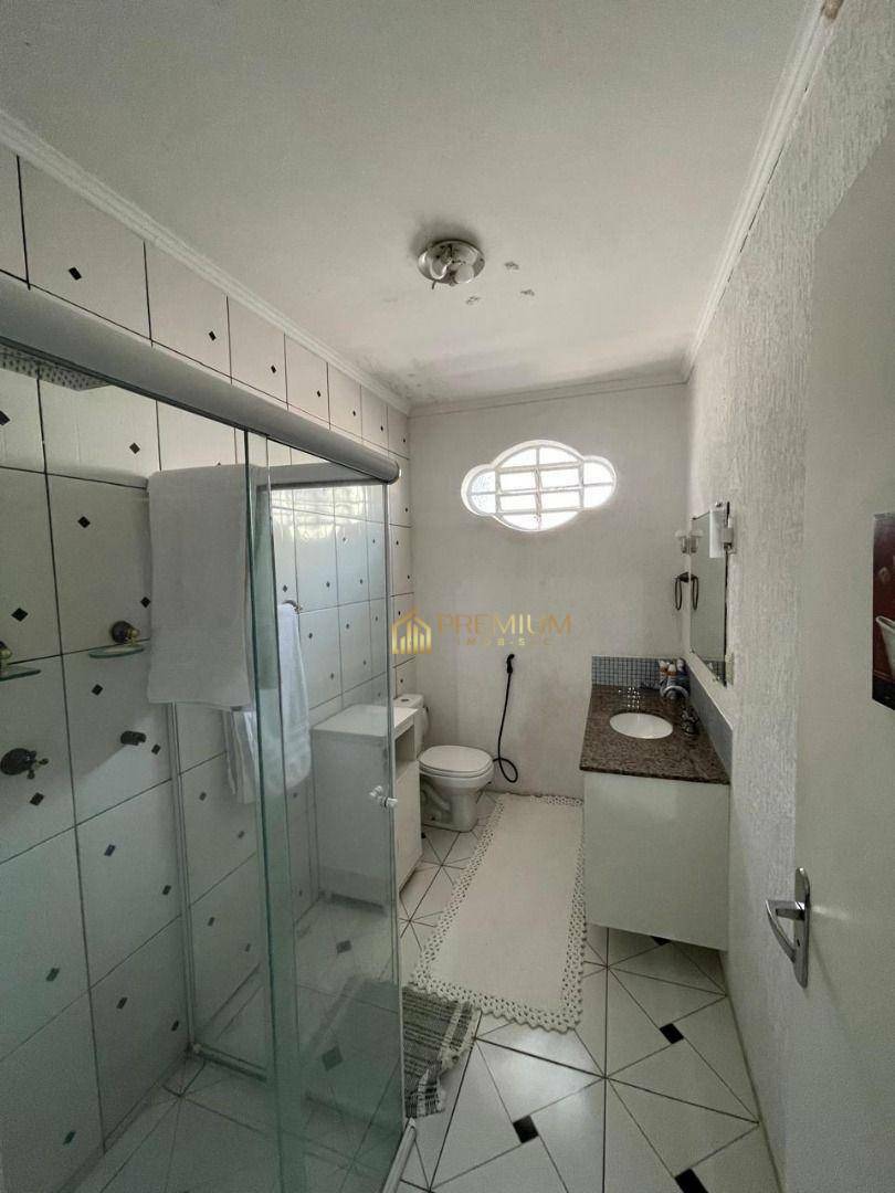 Sobrado à venda com 3 quartos, 374m² - Foto 3