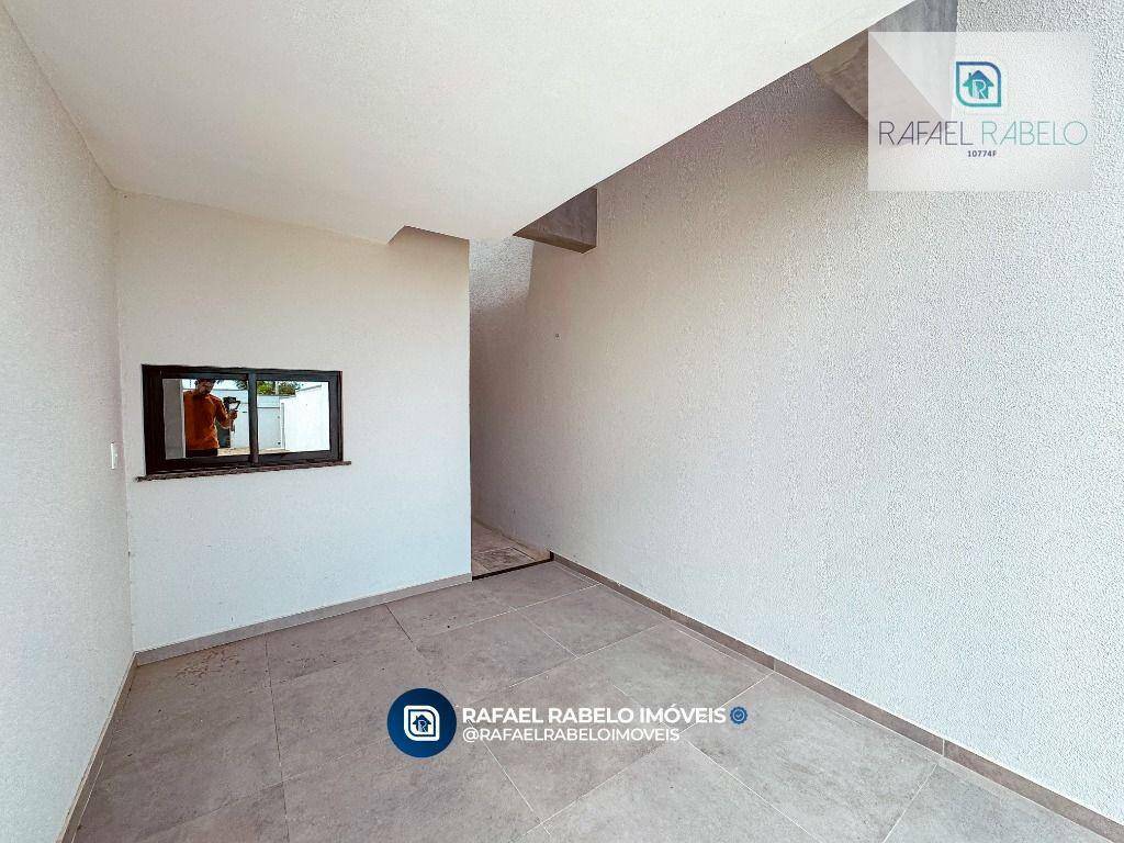 Casa à venda com 4 quartos, 133m² - Foto 3