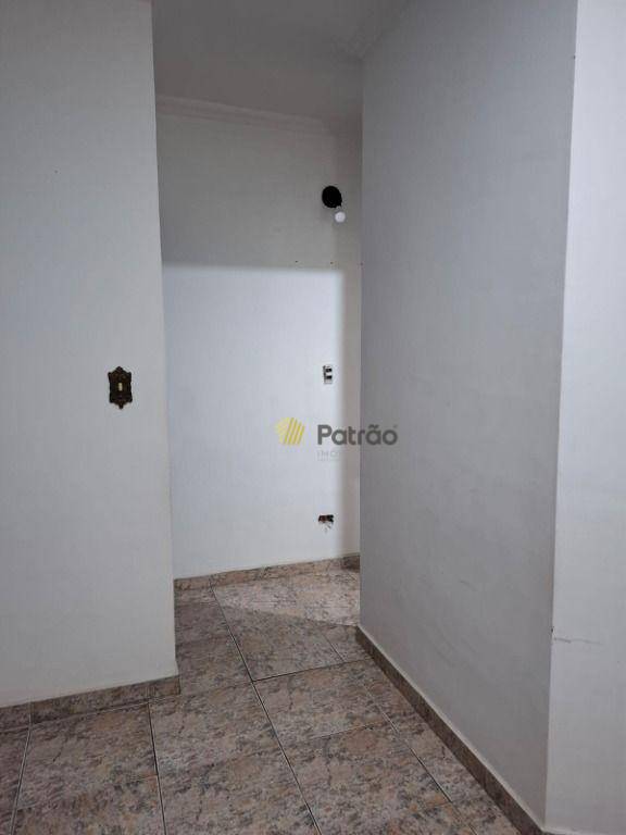 Apartamento à venda com 2 quartos, 70m² - Foto 17