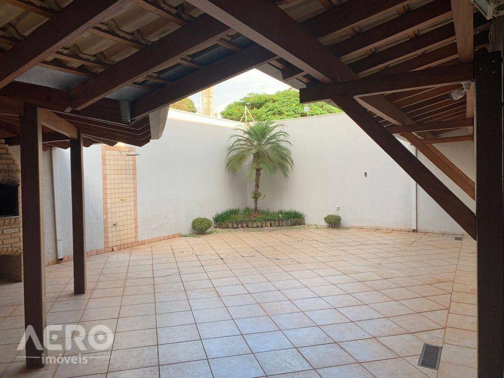 Casa à venda com 4 quartos, 160m² - Foto 6