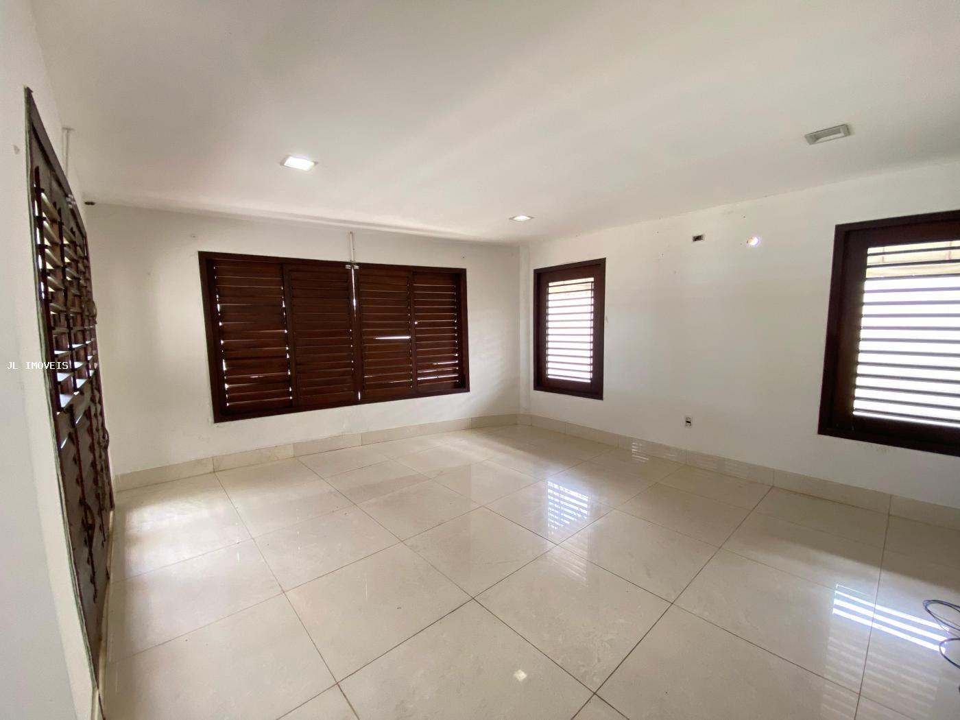 Casa à venda com 4 quartos, 280m² - Foto 8