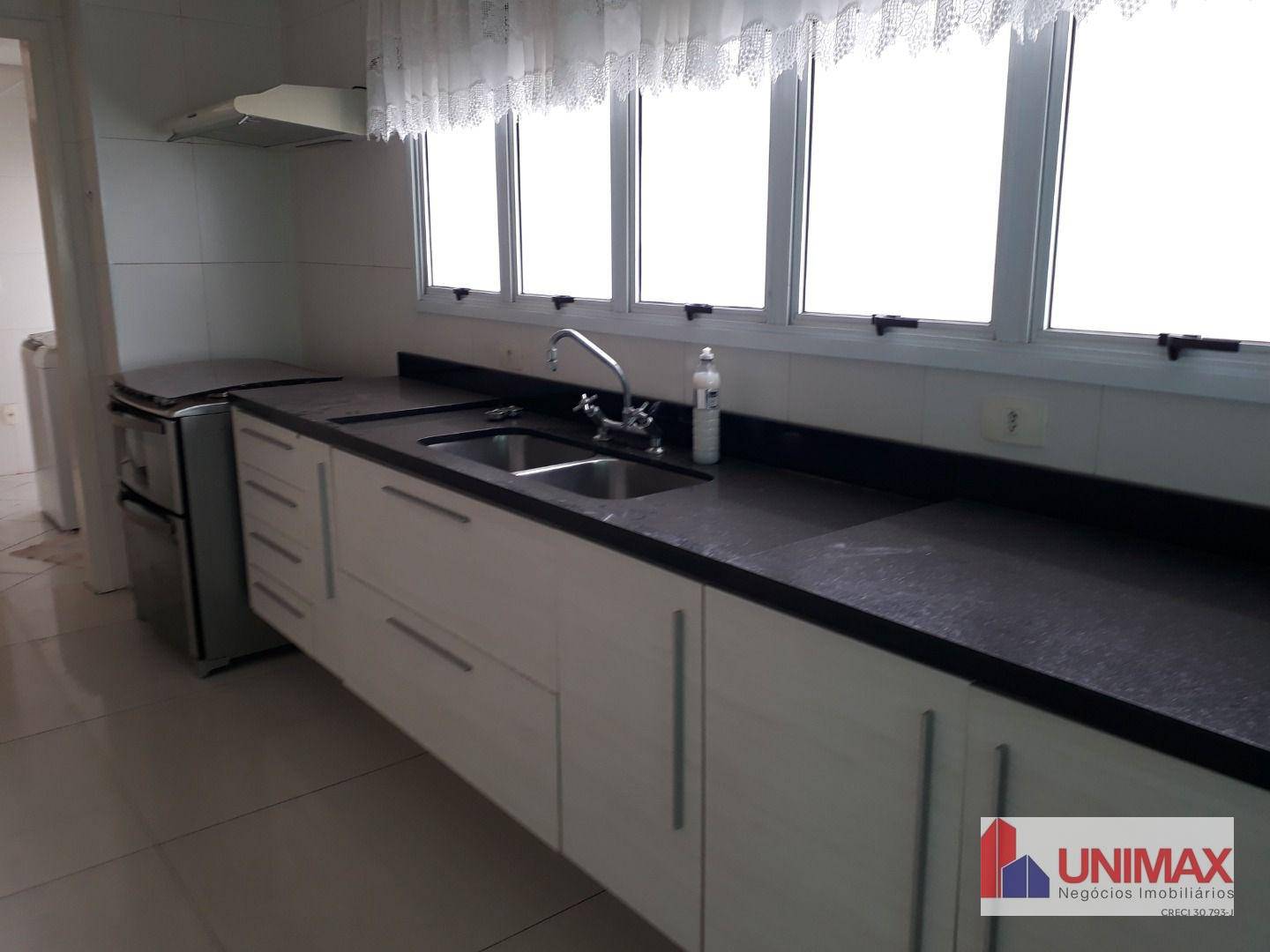 Apartamento à venda com 3 quartos, 253m² - Foto 9