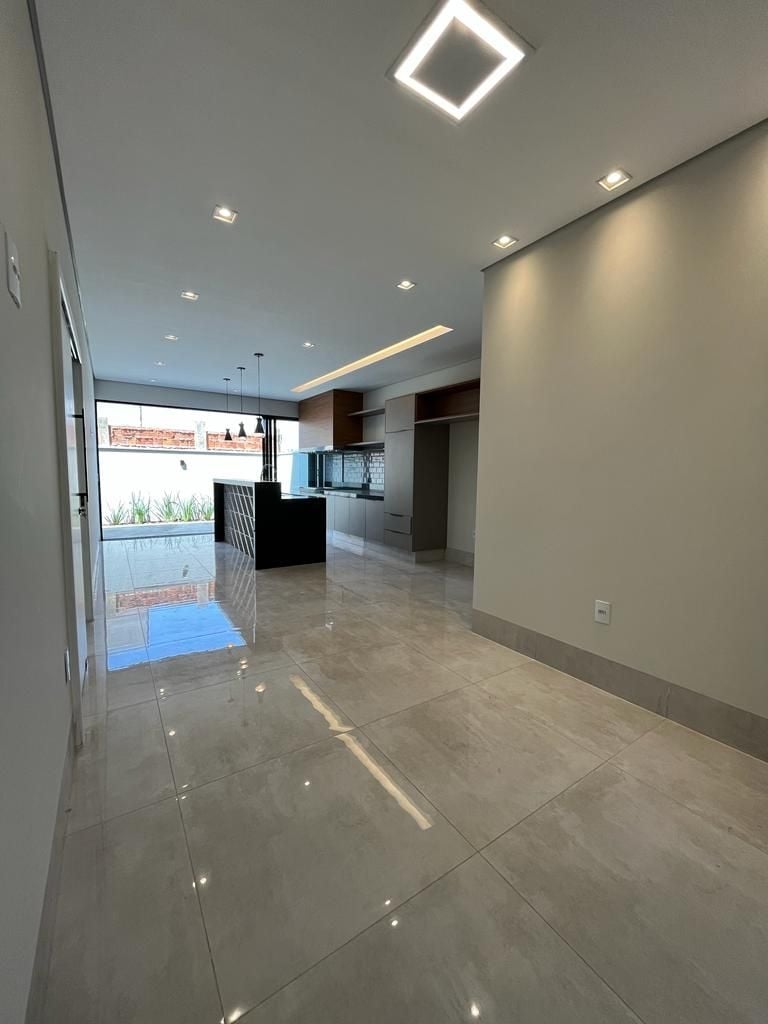 Casa à venda com 4 quartos, 249m² - Foto 4