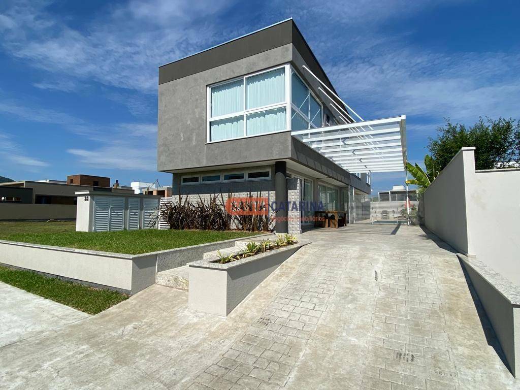 Casa de Condomínio à venda com 3 quartos, 233m² - Foto 2