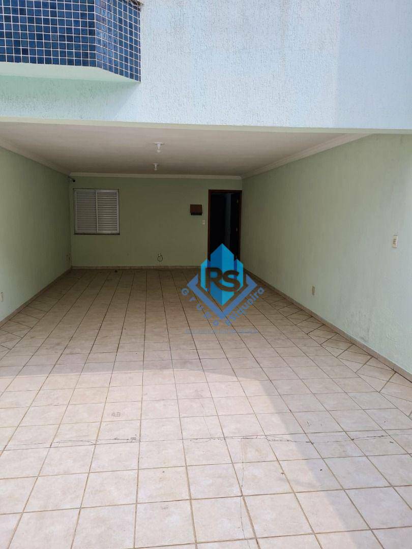 Sobrado para alugar com 3 quartos, 220m² - Foto 32