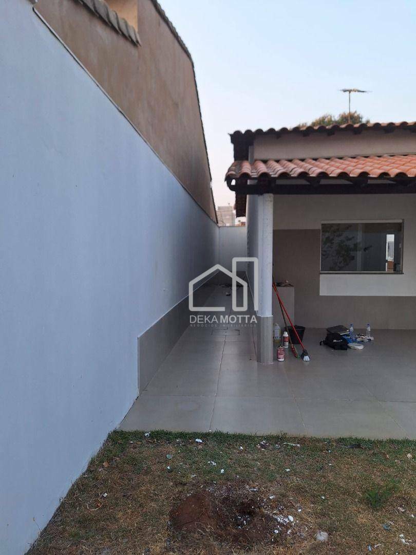 Casa à venda com 3 quartos, 105m² - Foto 3