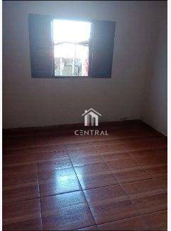 Casa à venda com 5 quartos, 200m² - Foto 1