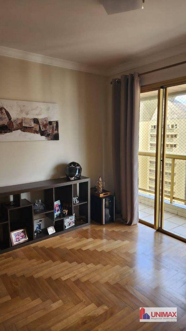 Apartamento à venda com 3 quartos, 107m² - Foto 1