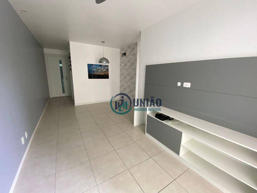 Apartamento à venda com 2 quartos, 62m² - Foto 3