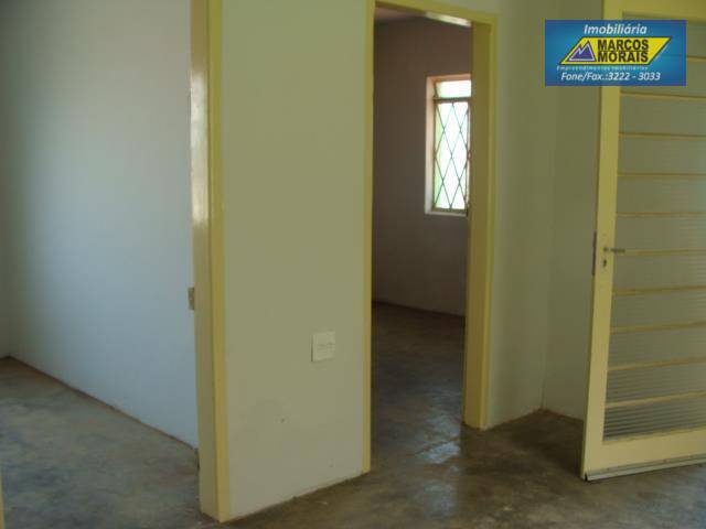 Casa à venda com 4 quartos, 220m² - Foto 21