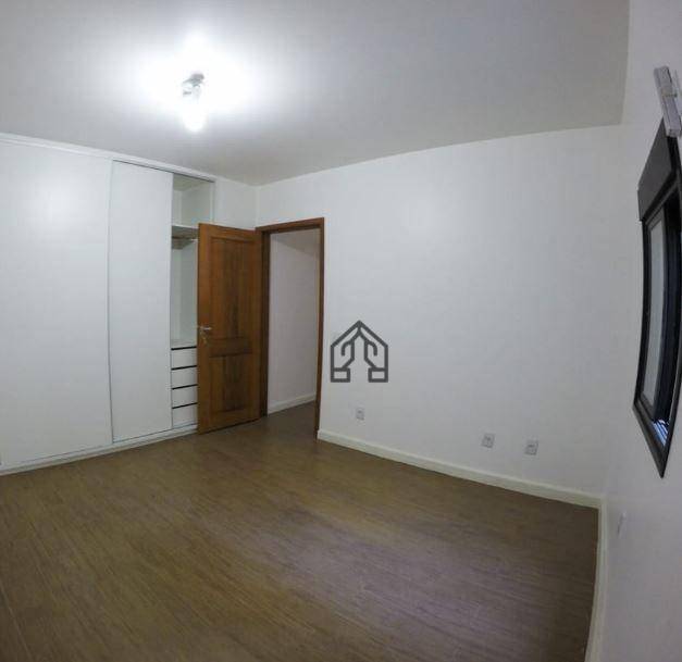 Casa à venda com 10 quartos, 350m² - Foto 7