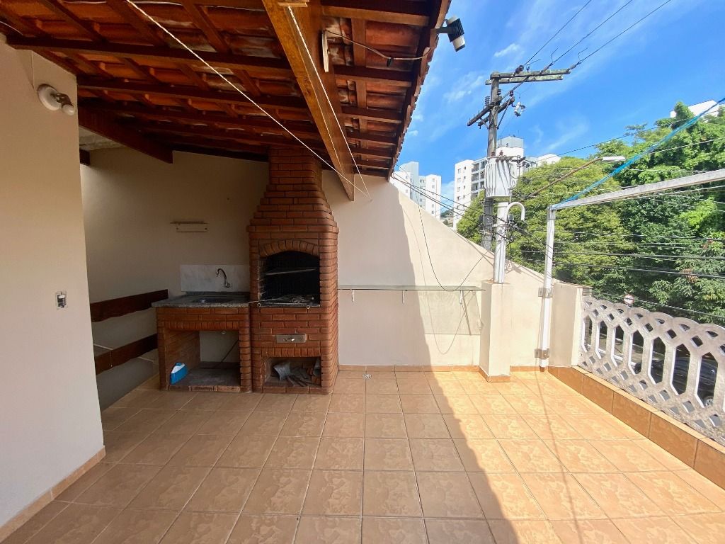 Casa à venda com 2 quartos, 156m² - Foto 1