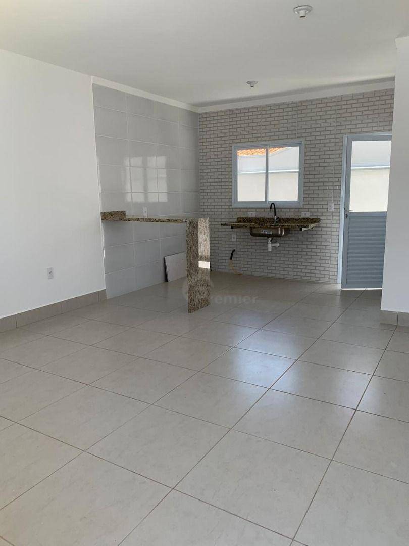 Casa à venda com 2 quartos, 60m² - Foto 3