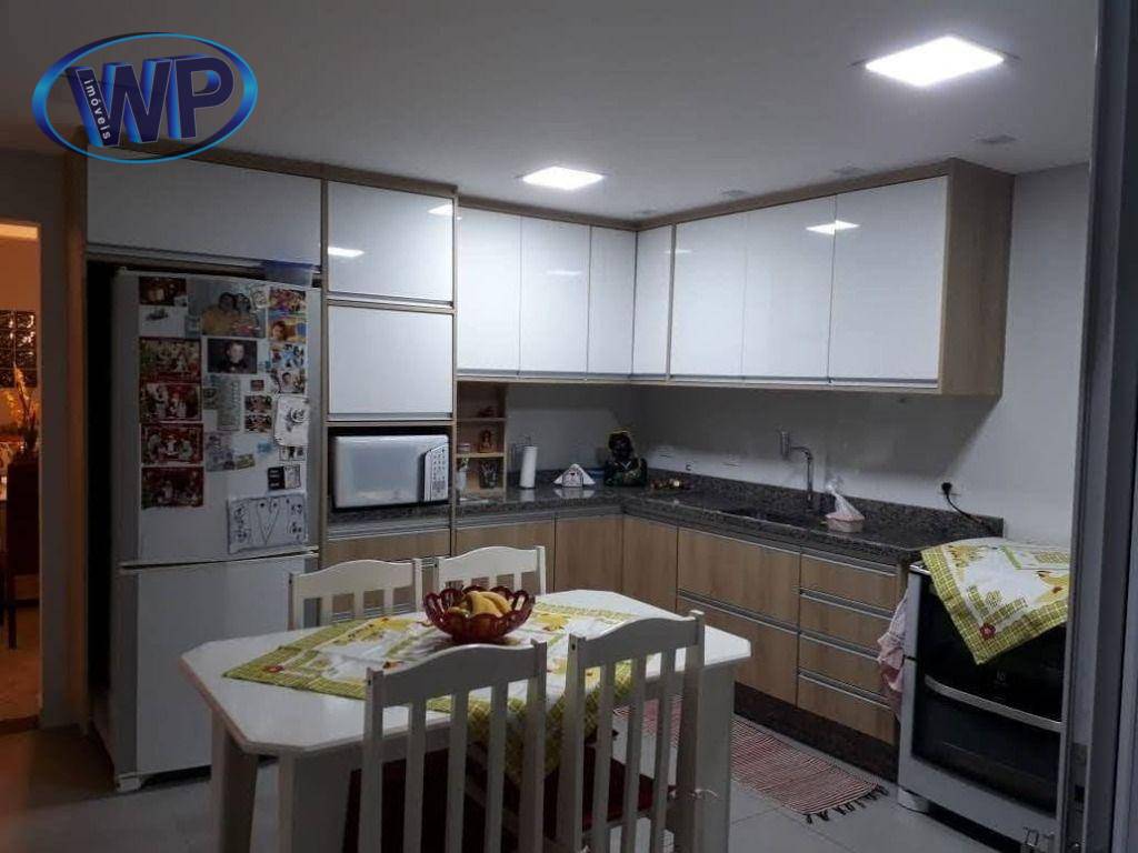 Sobrado à venda com 3 quartos, 208m² - Foto 2