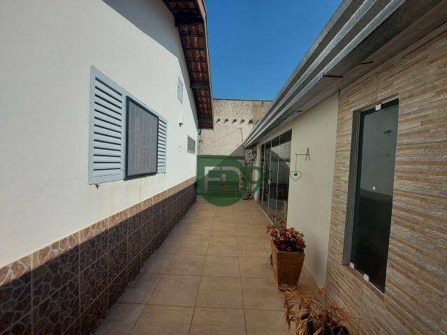 Casa à venda com 3 quartos, 259m² - Foto 14