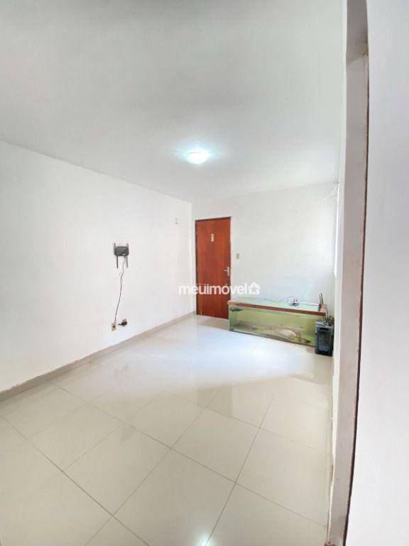 Apartamento à venda com 2 quartos, 46m² - Foto 1