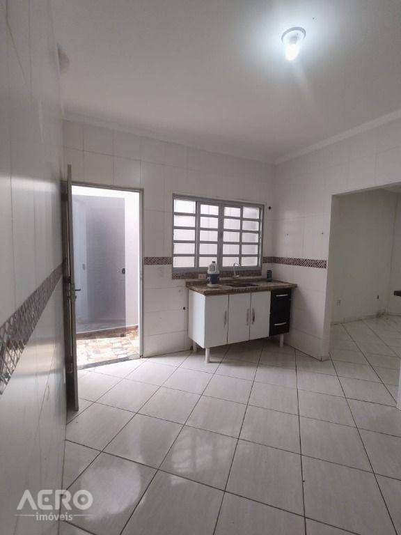 Casa à venda com 3 quartos, 104m² - Foto 5