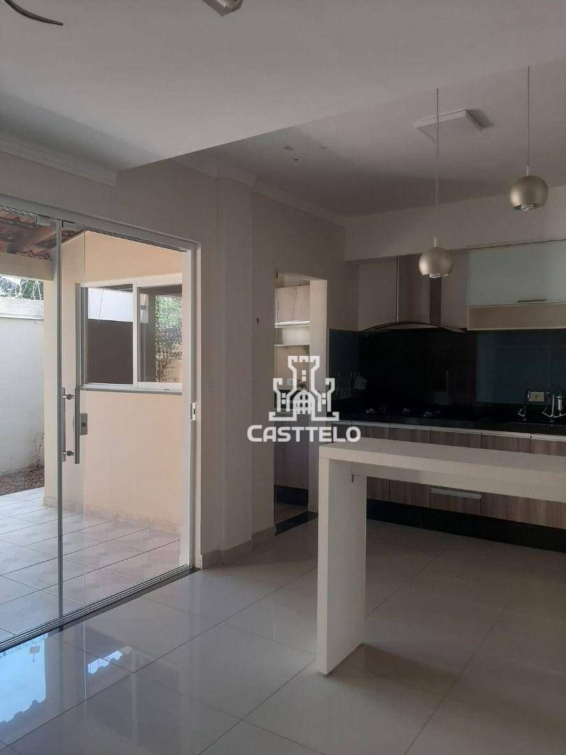 Casa de Condomínio à venda com 3 quartos, 127m² - Foto 1