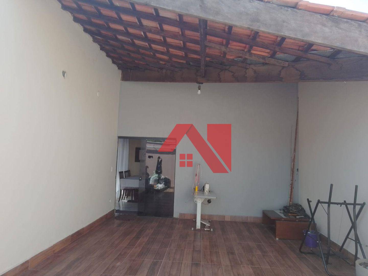 Casa à venda com 3 quartos, 178m² - Foto 2