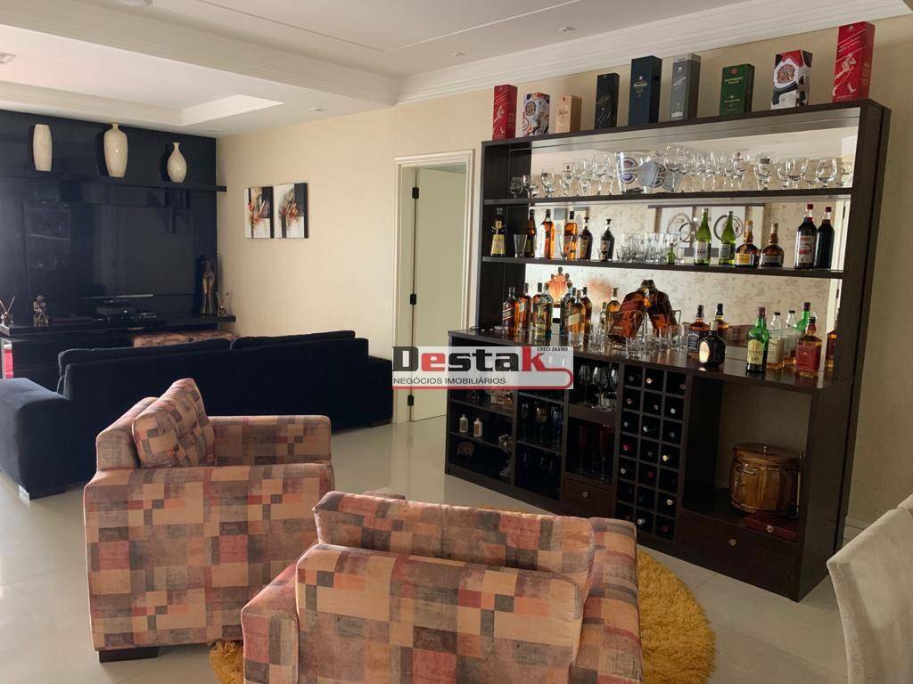 Apartamento à venda com 3 quartos, 204m² - Foto 18