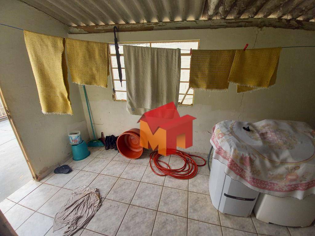 Casa à venda com 2 quartos, 50m² - Foto 14