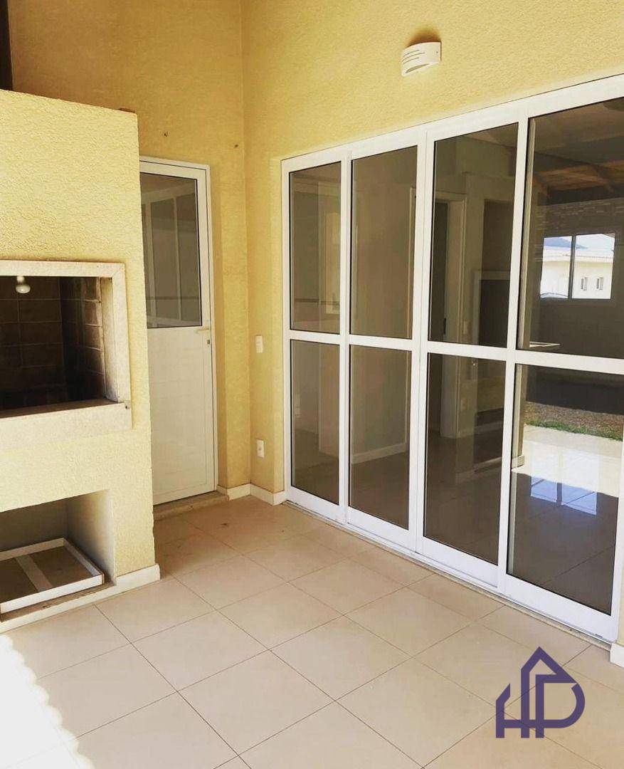 Casa de Condomínio para alugar com 3 quartos, 150m² - Foto 2