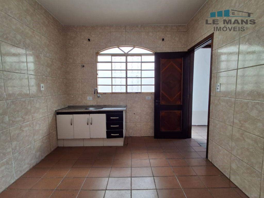 Casa à venda com 2 quartos, 241m² - Foto 1