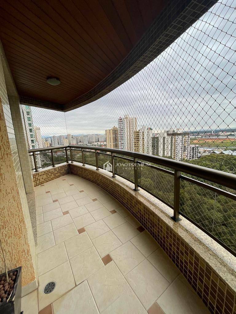 Apartamento à venda com 4 quartos, 204m² - Foto 2