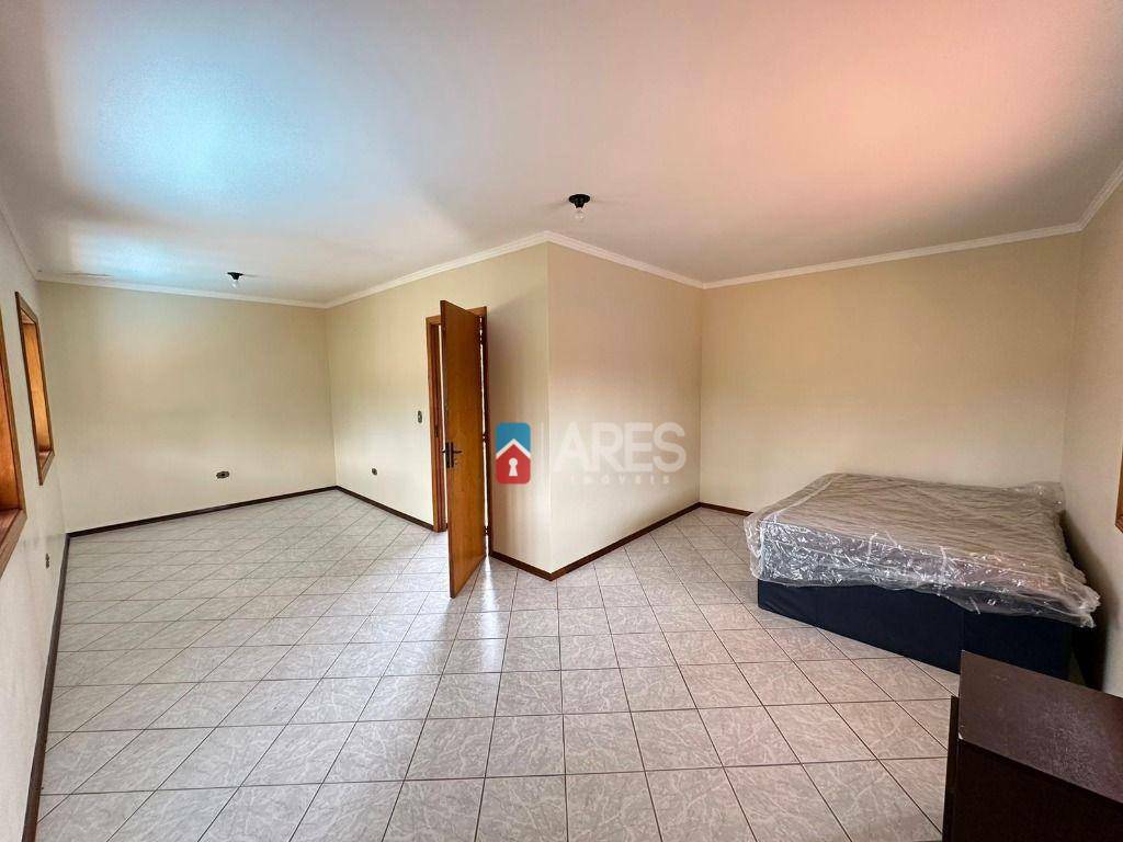 Casa para alugar com 3 quartos, 600m² - Foto 16