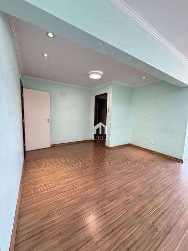 Apartamento à venda com 3 quartos, 155m² - Foto 4