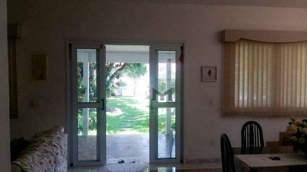 Casa à venda com 5 quartos, 198m² - Foto 8