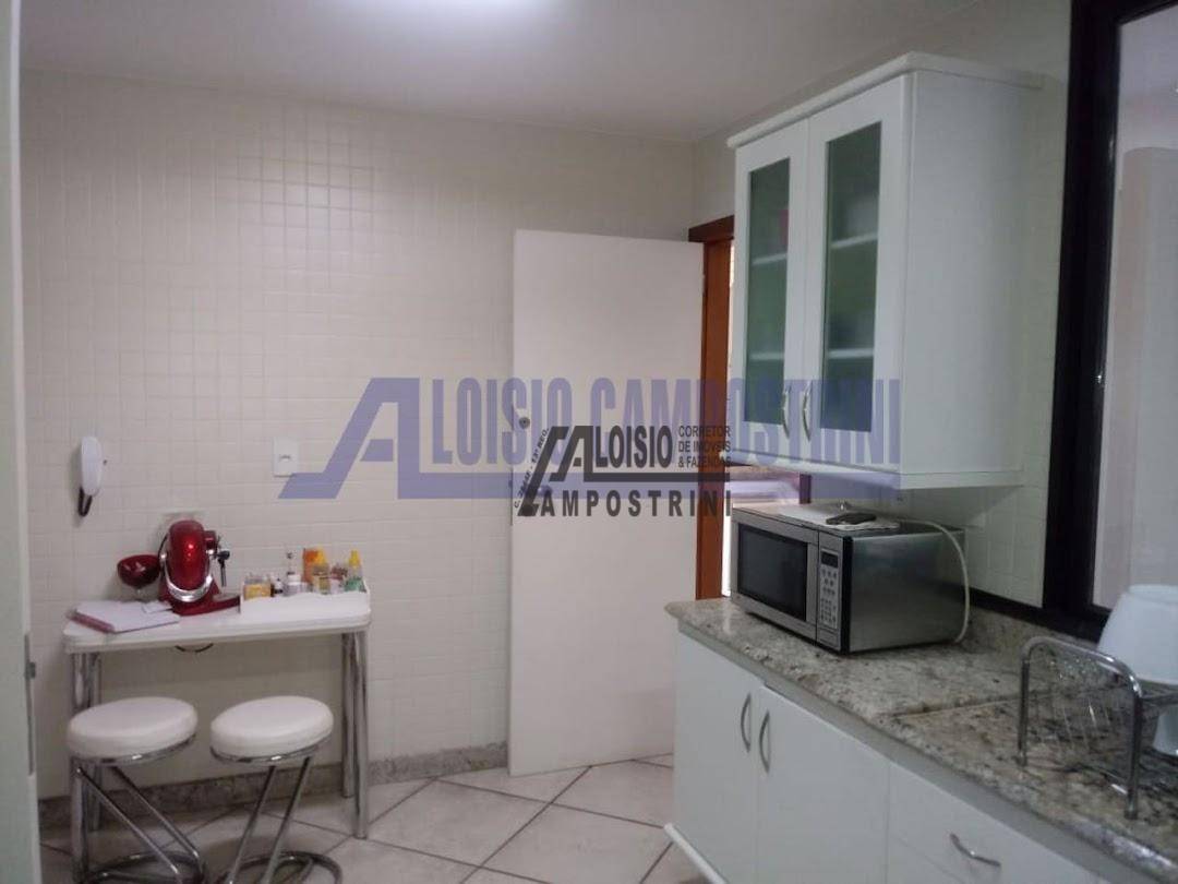 Casa à venda com 3 quartos, 280m² - Foto 4