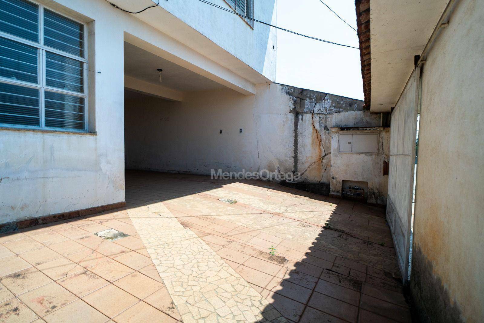 Casa à venda e aluguel com 3 quartos, 281m² - Foto 16