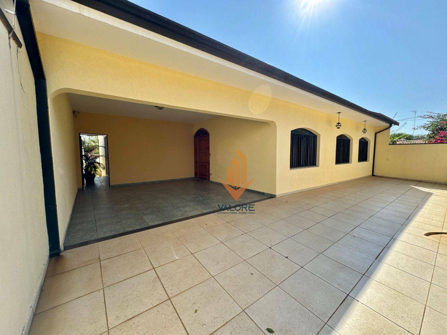 Casa à venda com 4 quartos, 328m² - Foto 2