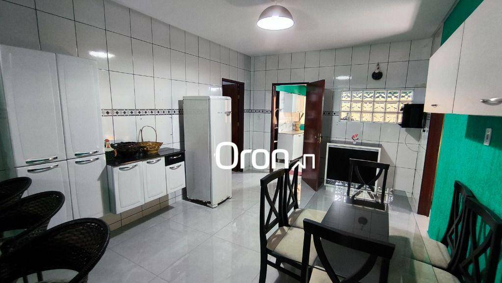 Casa à venda com 4 quartos, 185m² - Foto 5