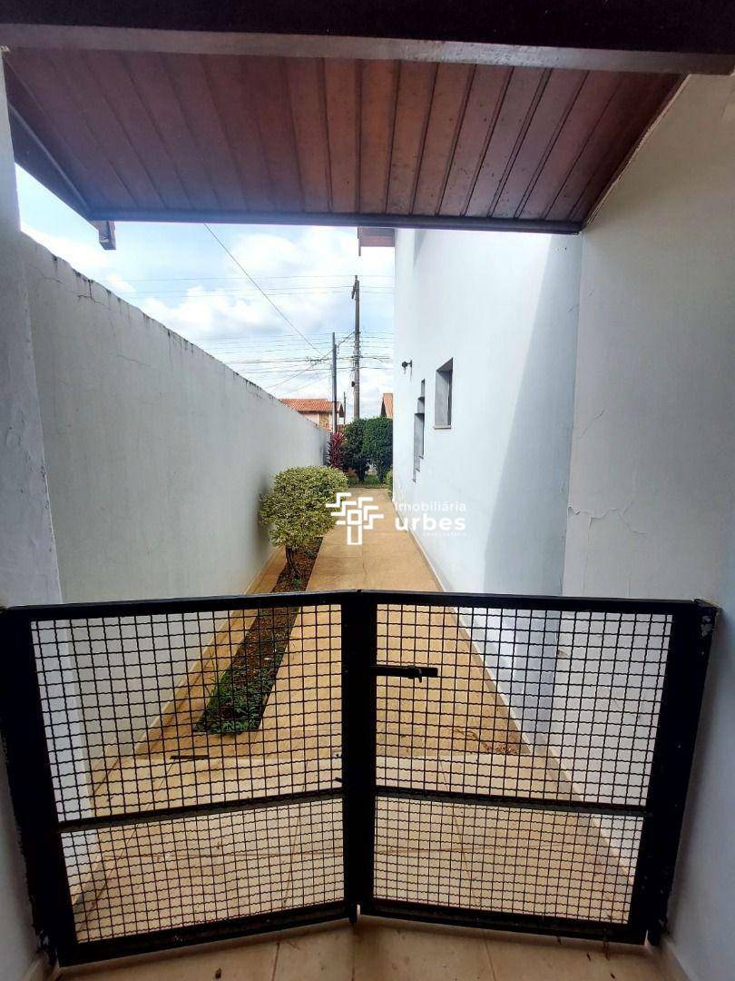 Casa para alugar com 3 quartos, 270m² - Foto 28