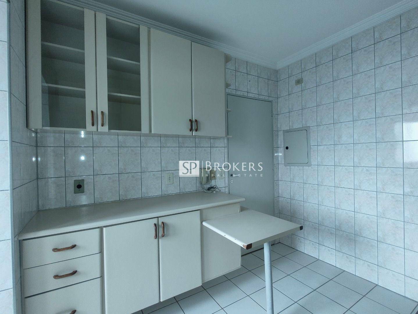 Apartamento à venda com 3 quartos, 76m² - Foto 19