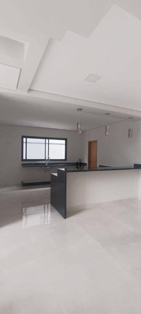 Sobrado à venda com 3 quartos, 224m² - Foto 8