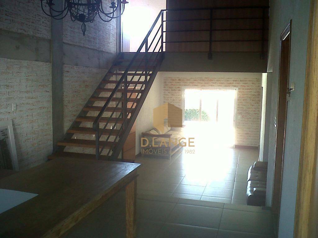 Casa de Condomínio à venda com 3 quartos, 210m² - Foto 2