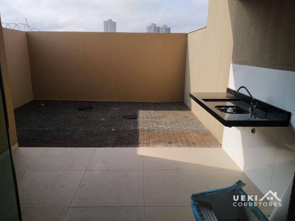 Casa à venda com 4 quartos, 135m² - Foto 2