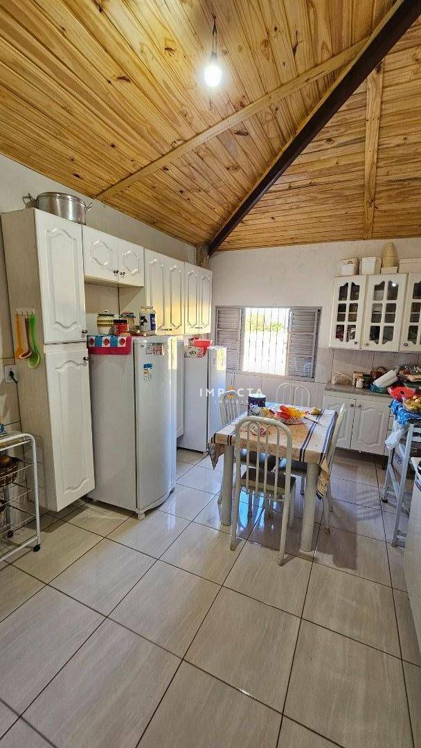 Casa à venda com 2 quartos, 145m² - Foto 8